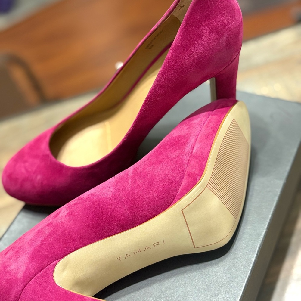Tahari Fuchsia Suede Heels